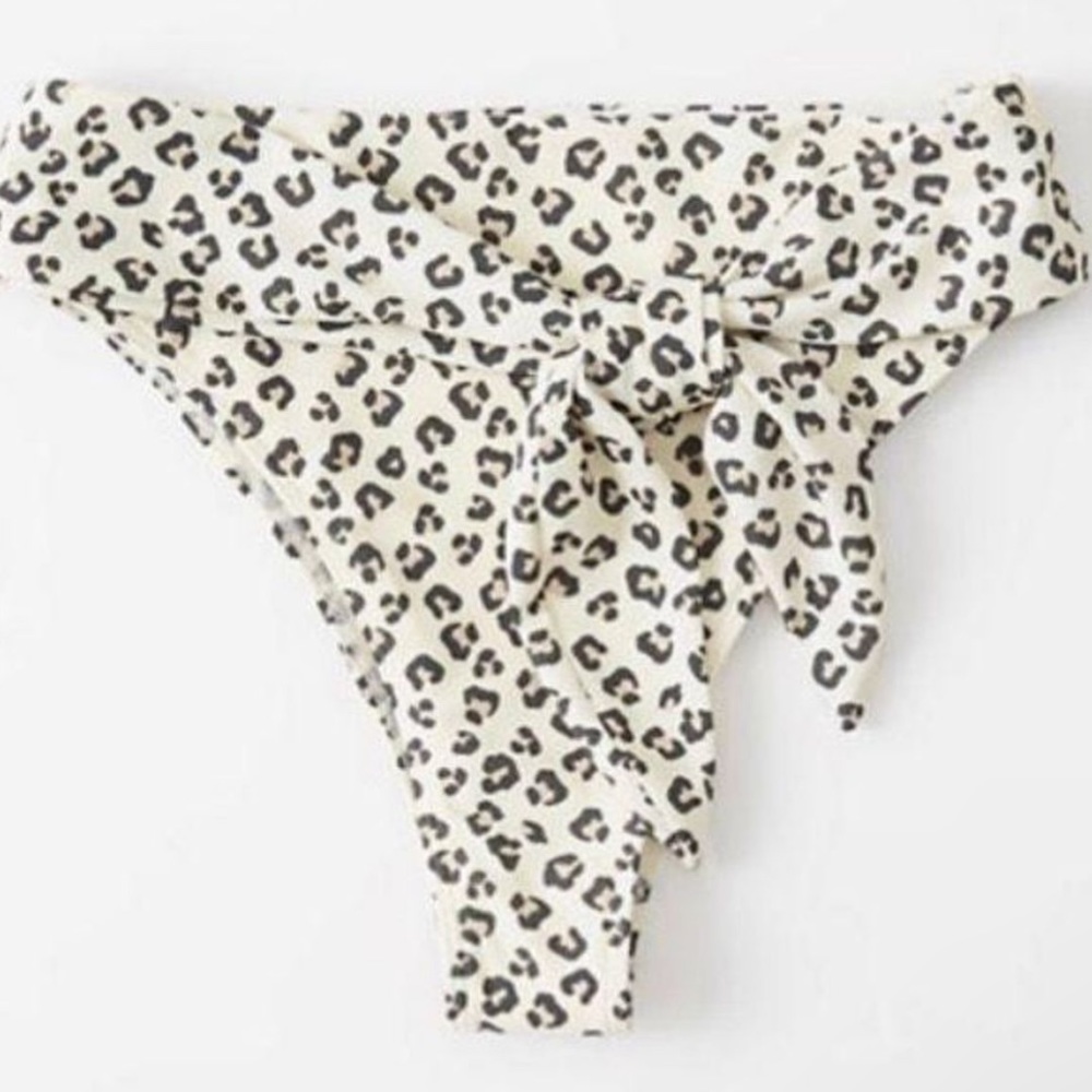 Abercrombie & Fitch Animal Print Cinched Bralette & Tie High Waist Bottoms Set - Picture 6 of 11